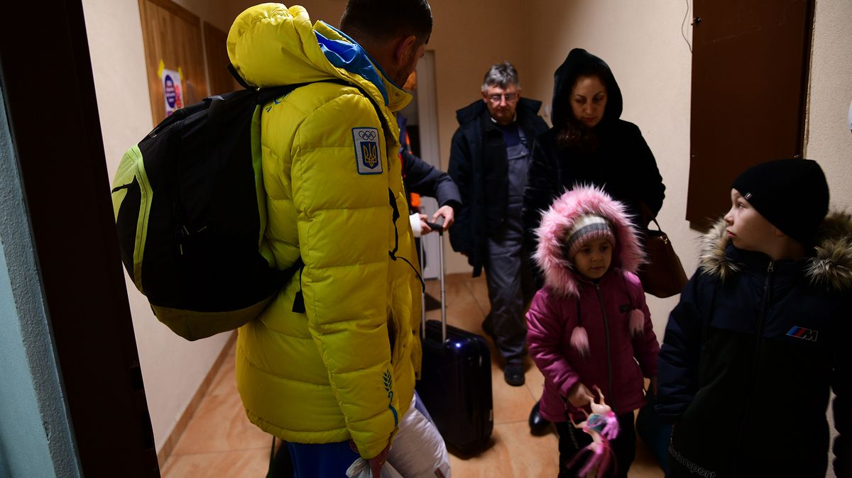 Uprchlická vlna z Ukrajiny: My máme klid, hlásí na maďarské hranici